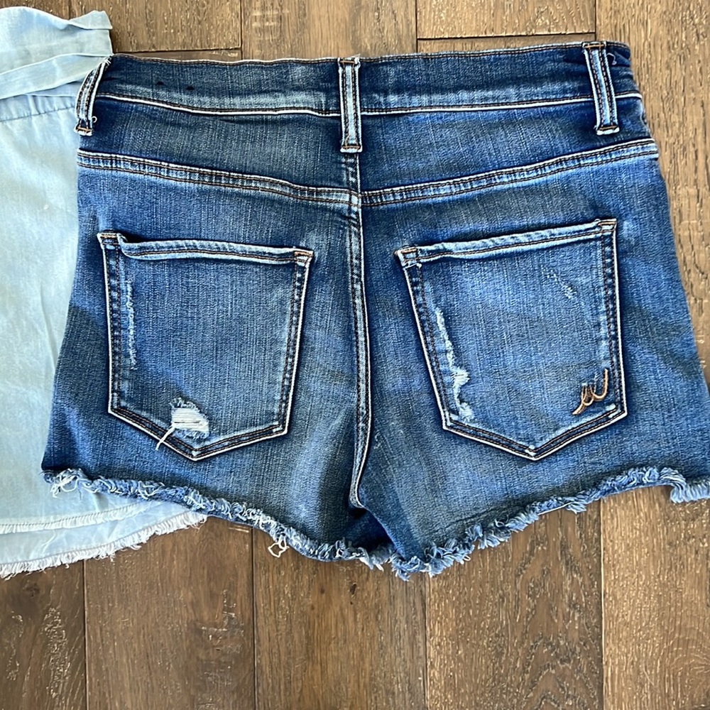 2 Express Shorts - Picture 8 of 16
